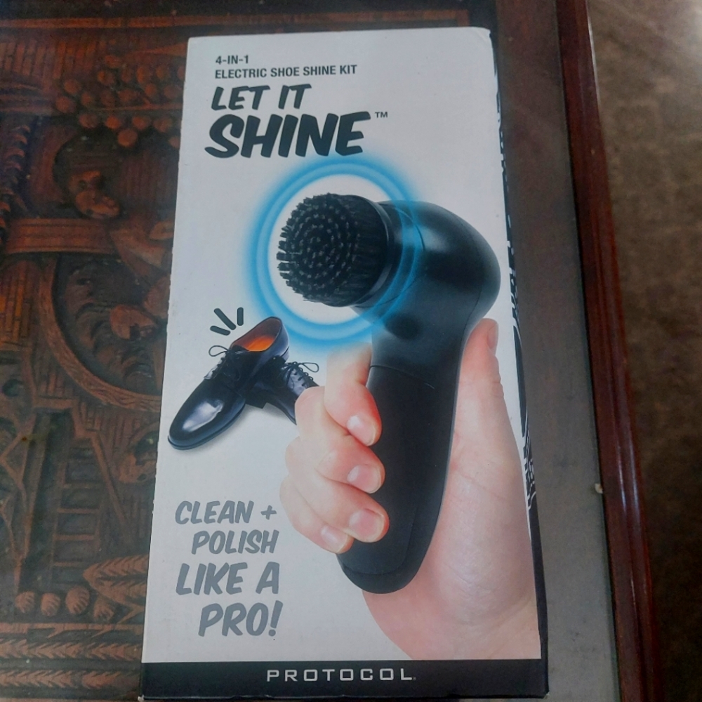 Protocol 4-in-1 Electric Shoe Shine Kit